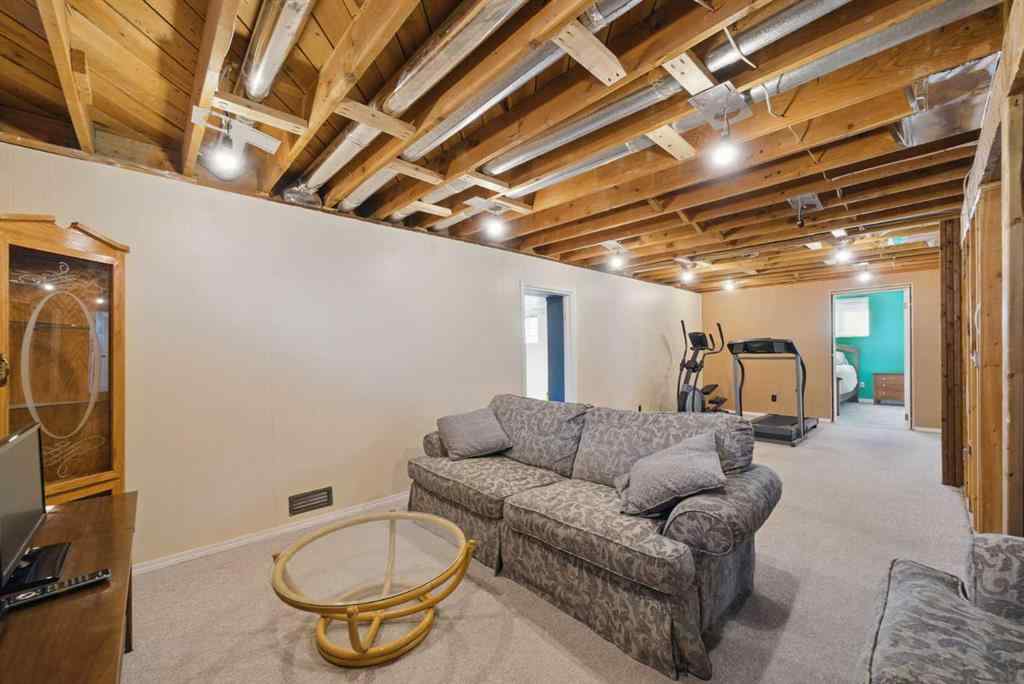 MLS® A2244611 - 828 Hunterston Crescent NW in Huntington Hills Calgary, Residential