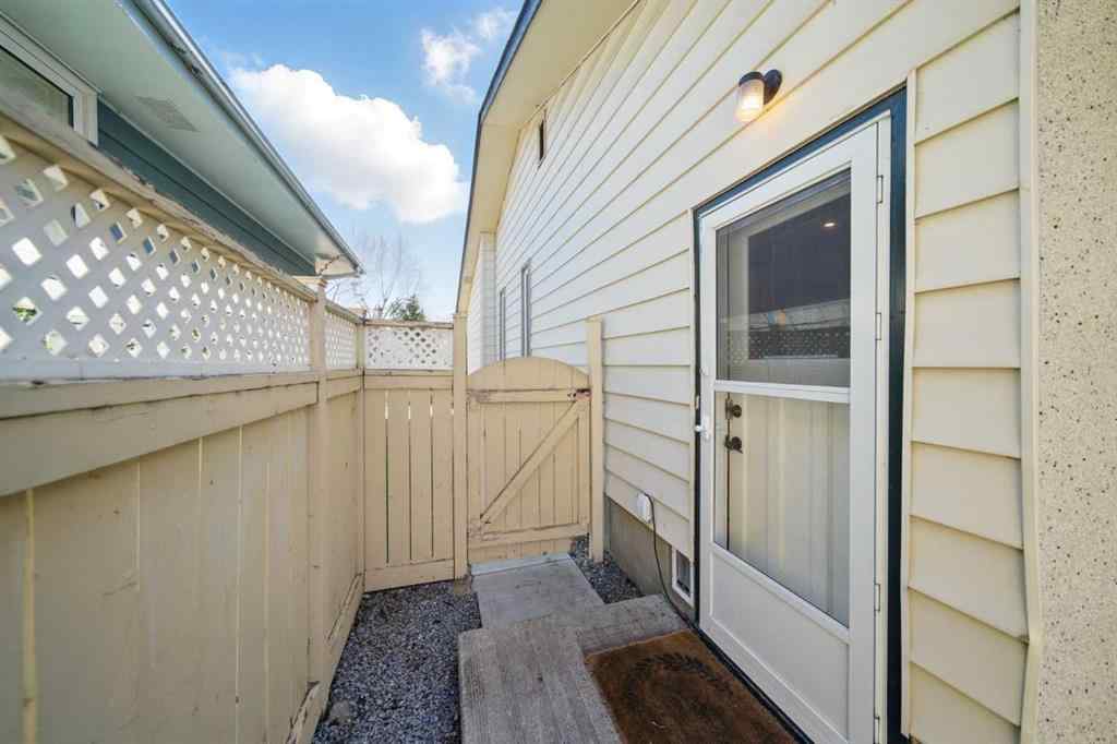 MLS® A2244611 - 828 Hunterston Crescent NW in Huntington Hills Calgary, Residential