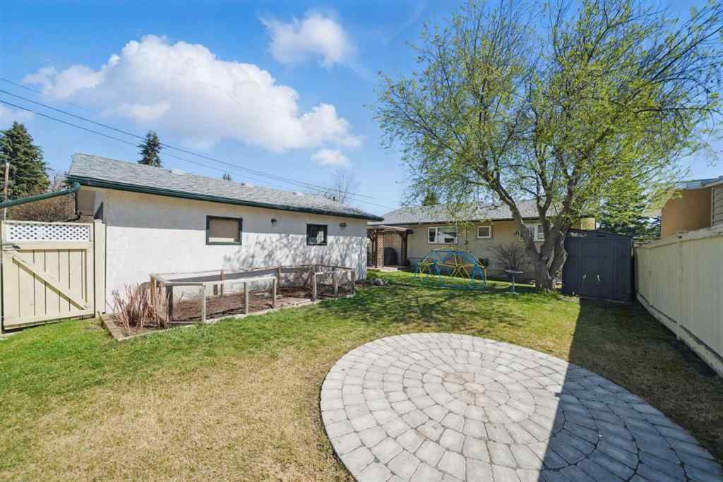MLS® A2244611 - 828 Hunterston Crescent NW in Huntington Hills Calgary, Residential