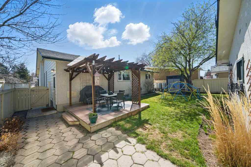 MLS® A2244611 - 828 Hunterston Crescent NW in Huntington Hills Calgary, Residential