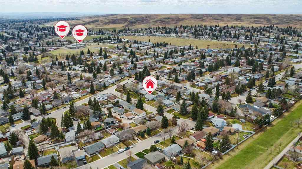 MLS® A2244611 - 828 Hunterston Crescent NW in Huntington Hills Calgary, Residential