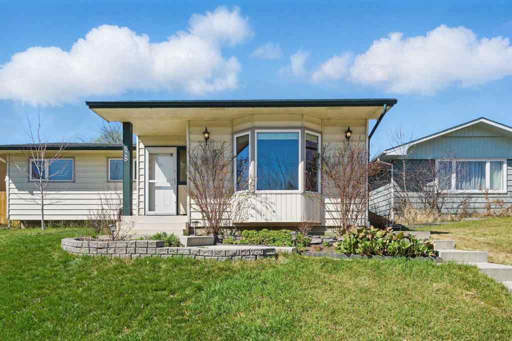 MLS® A2244611 - 828 Hunterston Crescent NW in Huntington Hills Calgary, Residential