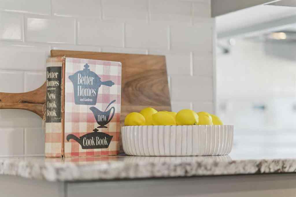 MLS® A2244611 - 828 Hunterston Crescent NW in Huntington Hills Calgary, Residential