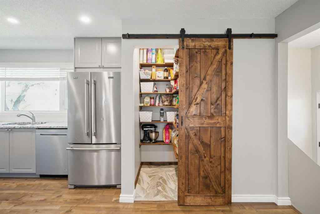 MLS® A2244611 - 828 Hunterston Crescent NW in Huntington Hills Calgary, Residential