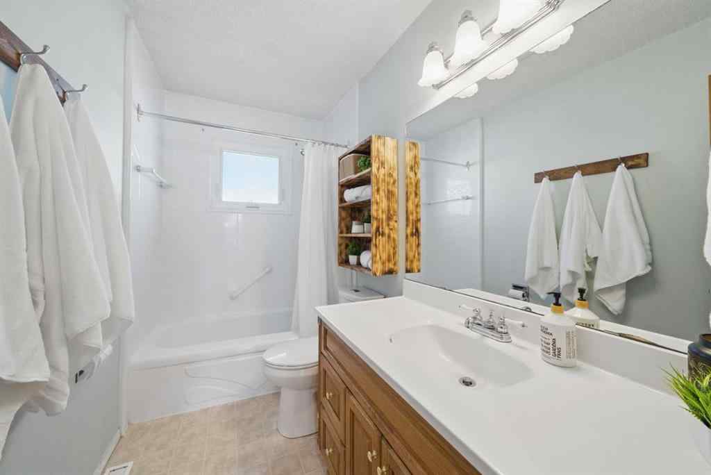 MLS® A2244611 - 828 Hunterston Crescent NW in Huntington Hills Calgary, Residential