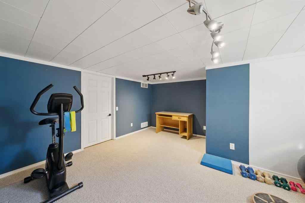 MLS® A2244611 - 828 Hunterston Crescent NW in Huntington Hills Calgary, Residential