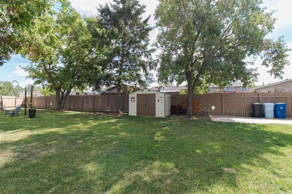 MLS® A2244617 - 208 Silvertip Place  in Thickwood Fort McMurray, Residential