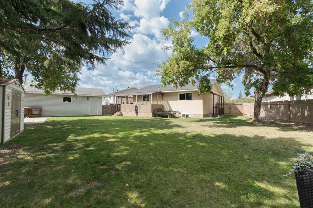 MLS® A2244617 - 208 Silvertip Place  in Thickwood Fort McMurray, Residential