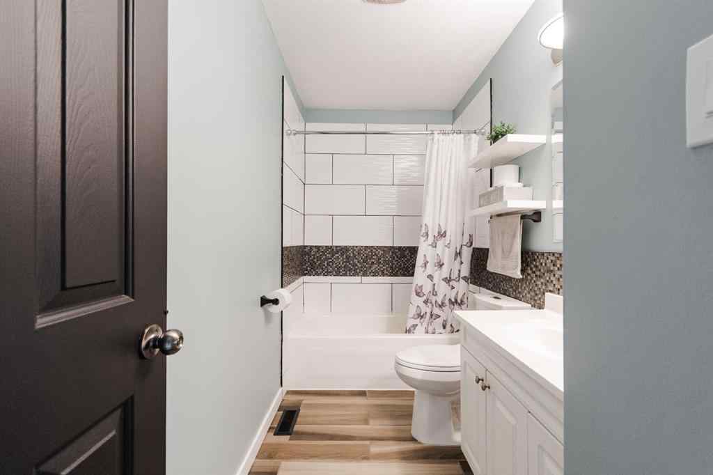 MLS® A2244617 - 208 Silvertip Place  in Thickwood Fort McMurray, Residential
