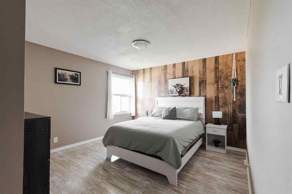 MLS® A2244617 - 208 Silvertip Place  in Thickwood Fort McMurray, Residential