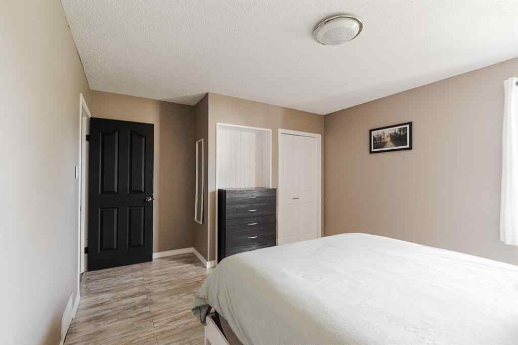 MLS® A2244617 - 208 Silvertip Place  in Thickwood Fort McMurray, Residential