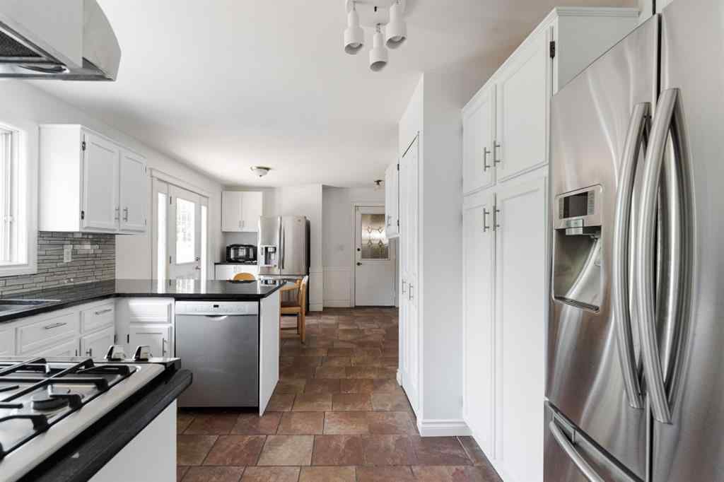 MLS® A2244628 - 182 Sifton Avenue  in Thickwood Fort McMurray, Residential