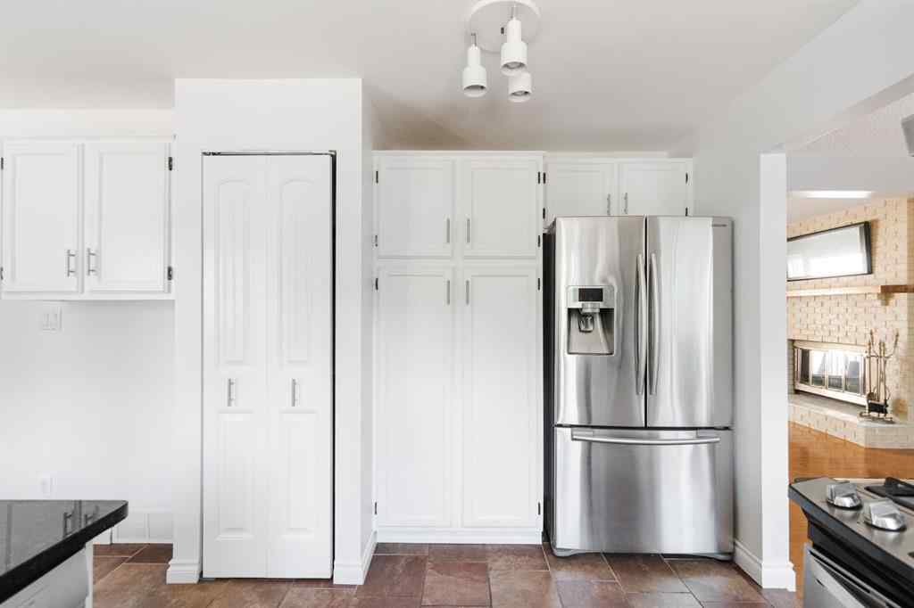 MLS® A2244628 - 182 Sifton Avenue  in Thickwood Fort McMurray, Residential