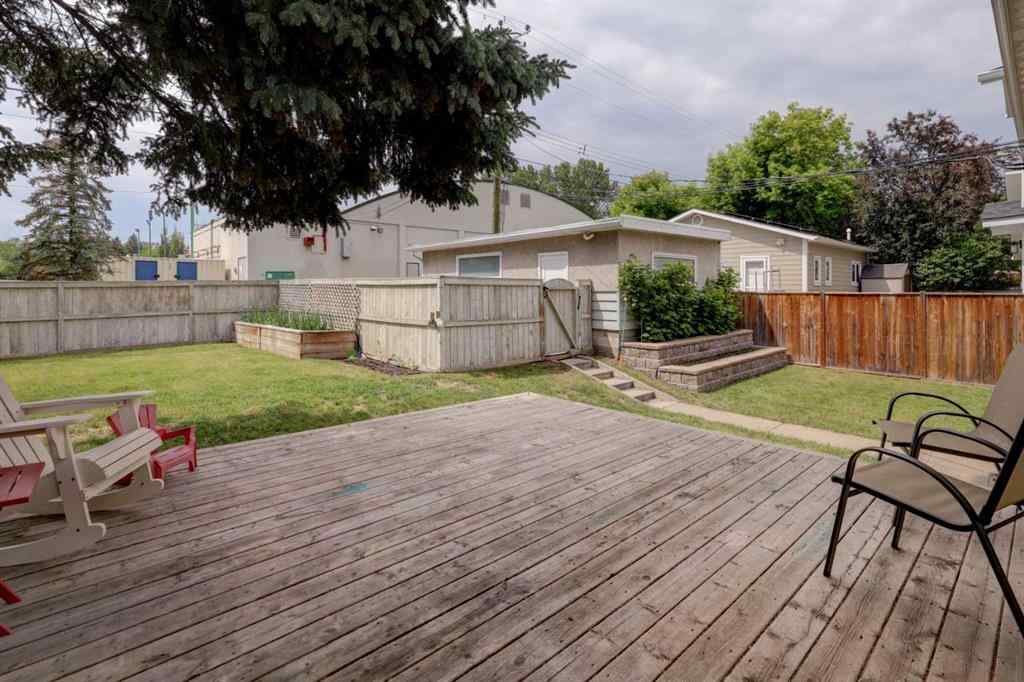 MLS® A2244633 - 3803 19 Street NW in Charleswood Calgary, Residential