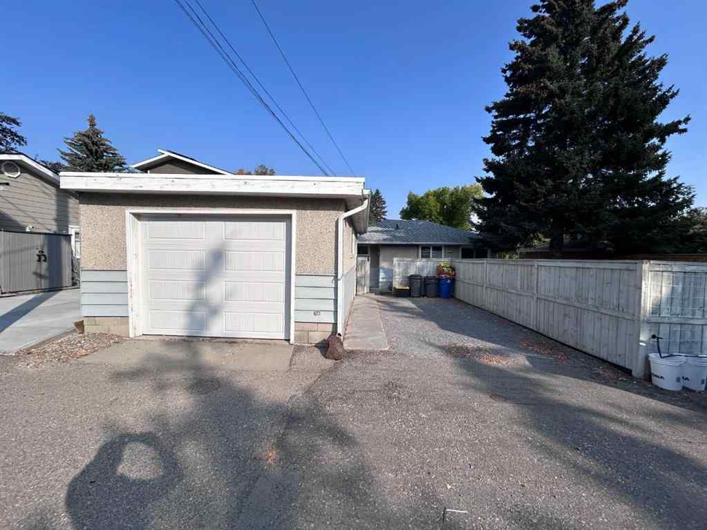 MLS® A2244633 - 3803 19 Street NW in Charleswood Calgary, Residential