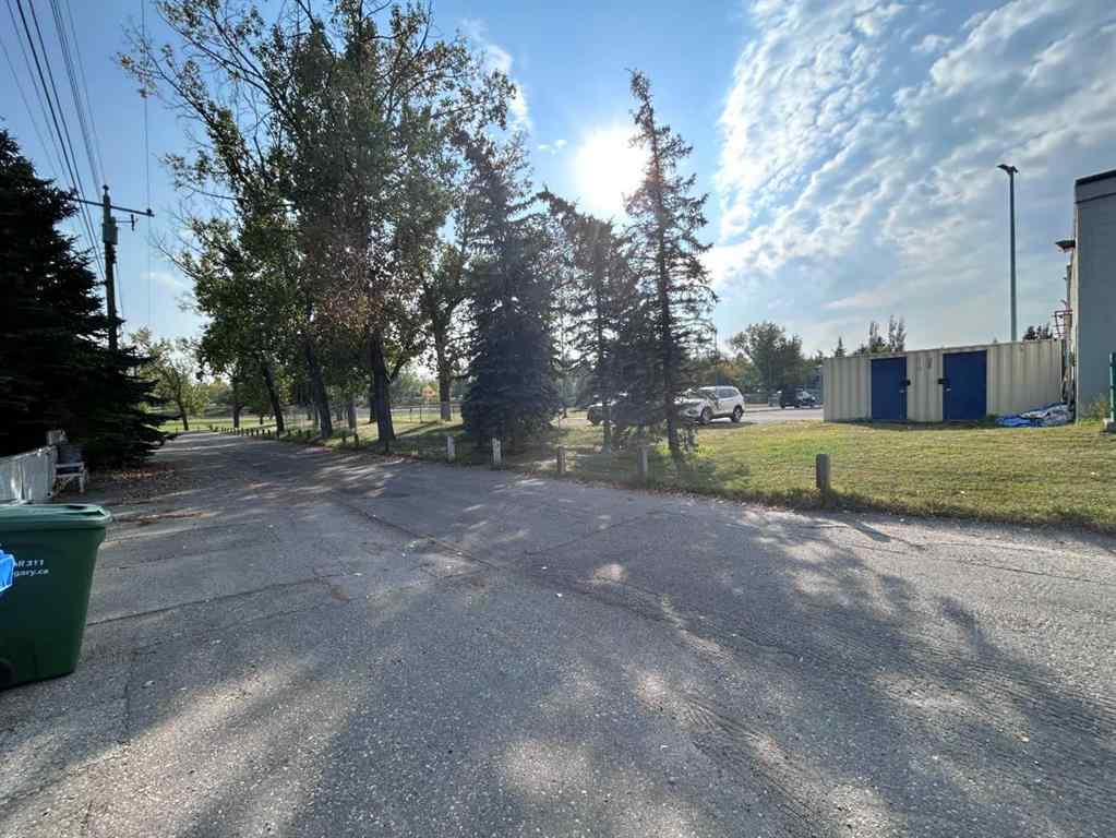 MLS® A2244633 - 3803 19 Street NW in Charleswood Calgary, Residential