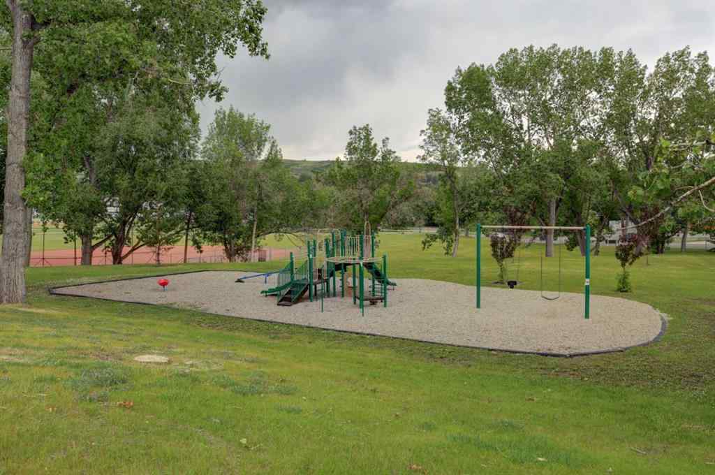 MLS® A2244633 - 3803 19 Street NW in Charleswood Calgary, Residential