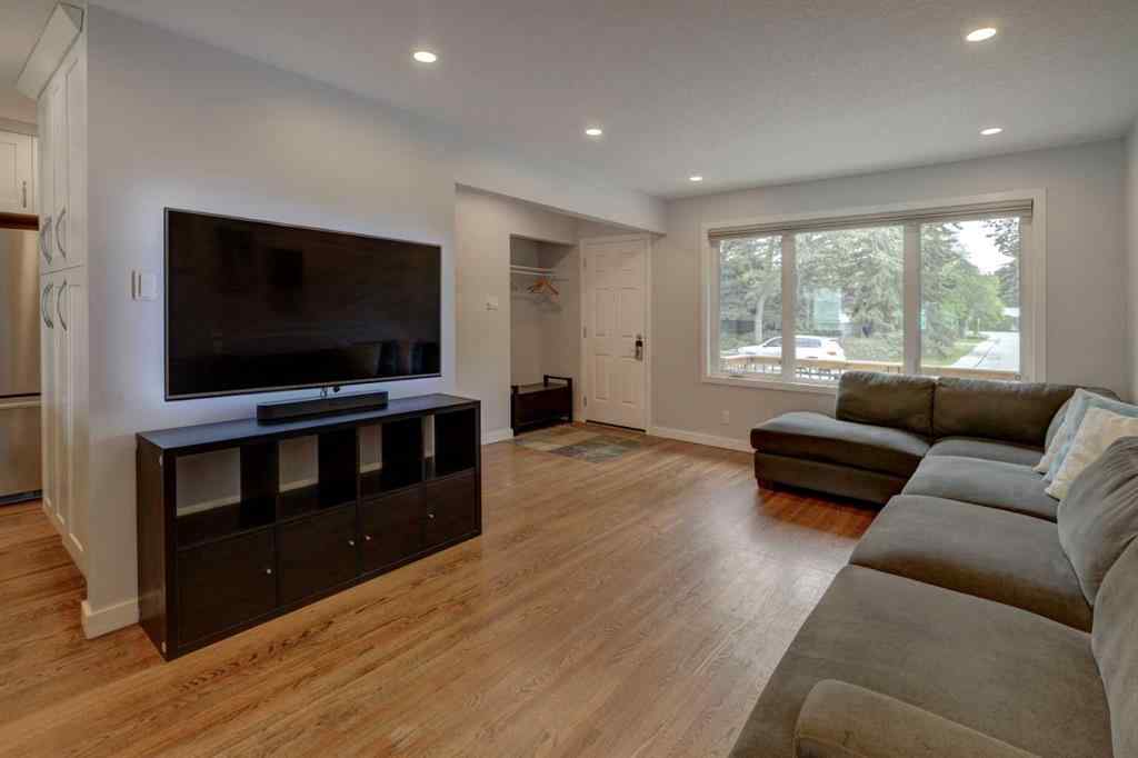 MLS® A2244633 - 3803 19 Street NW in Charleswood Calgary, Residential