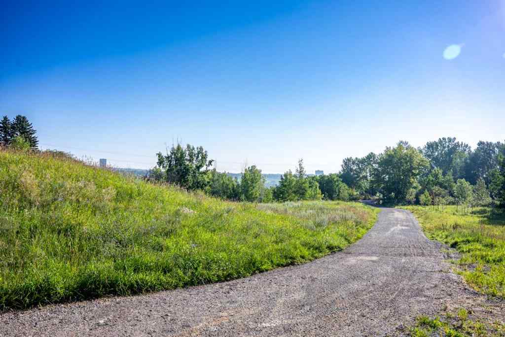 MLS® A2244642 - Unit #205 4 Hemlock Crescent SW in Spruce Cliff Calgary, Residential