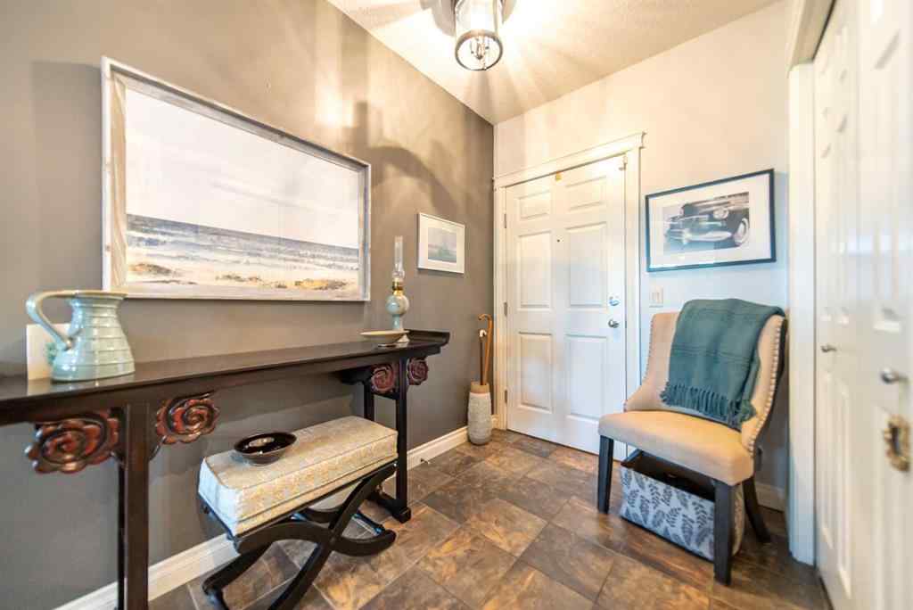 MLS® A2244642 - Unit #205 4 Hemlock Crescent SW in Spruce Cliff Calgary, Residential