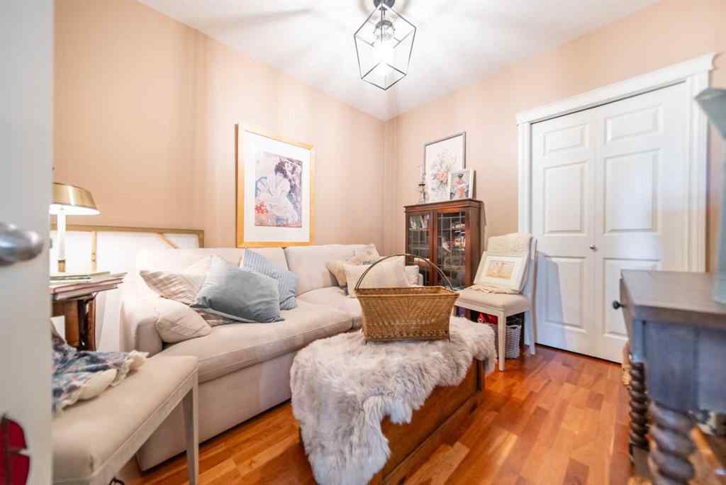 MLS® A2244642 - Unit #205 4 Hemlock Crescent SW in Spruce Cliff Calgary, Residential