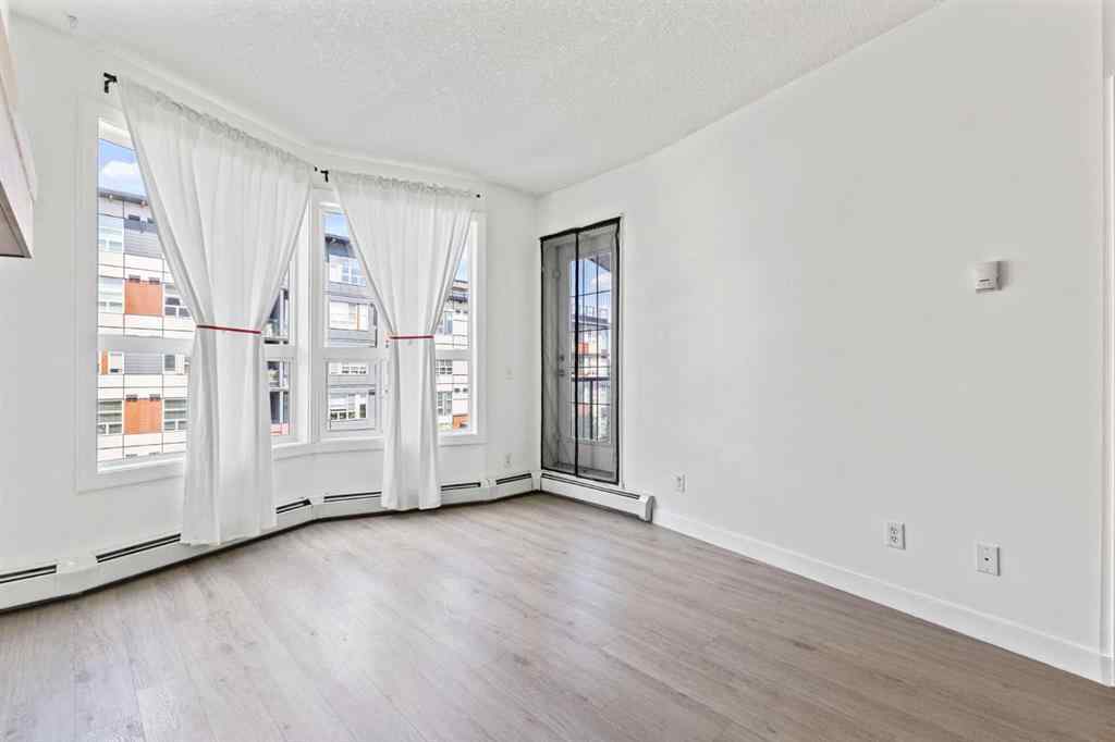 MLS® A2244668 - Unit #302 2420 34 Avenue SW in South Calgary Calgary, Residential