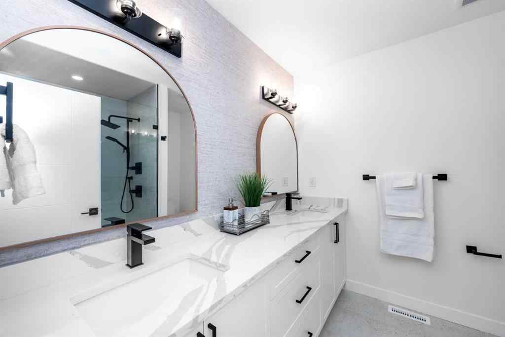 MLS® A2244669 - 2402 Westmount Road NW in West Hillhurst Calgary, Residential