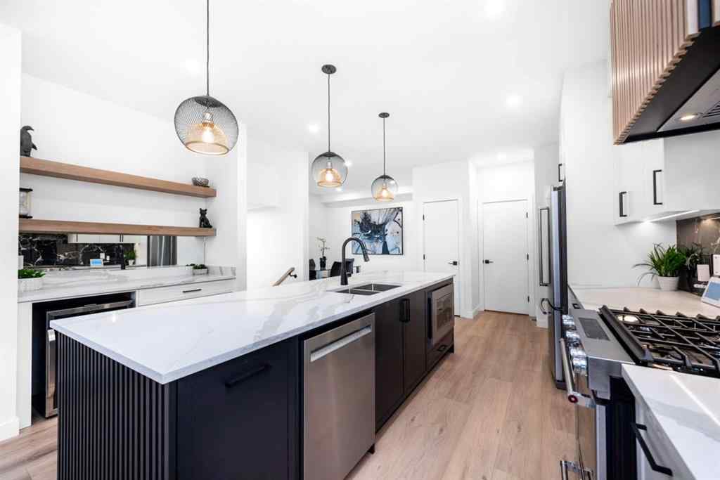 MLS® A2244669 - 2402 Westmount Road NW in West Hillhurst Calgary, Residential