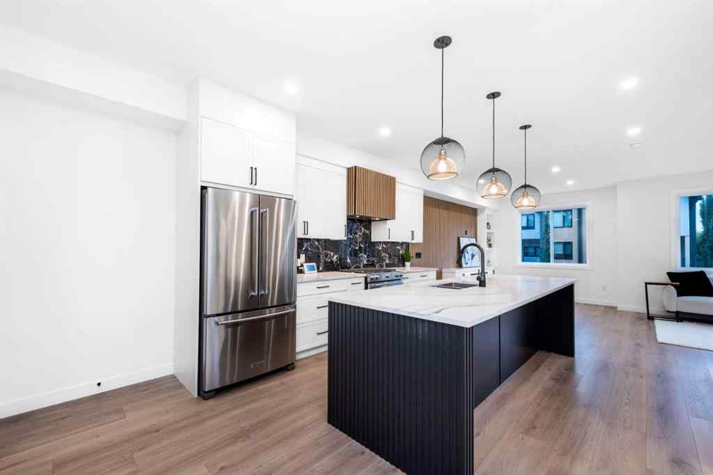 MLS® A2244669 - 2402 Westmount Road NW in West Hillhurst Calgary, Residential