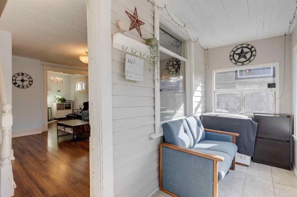 MLS® A2244700 - 3612 Parkhill Street SW in Parkhill Calgary, Residential