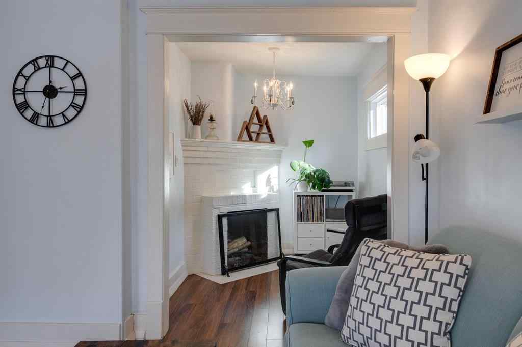 MLS® A2244700 - 3612 Parkhill Street SW in Parkhill Calgary, Residential