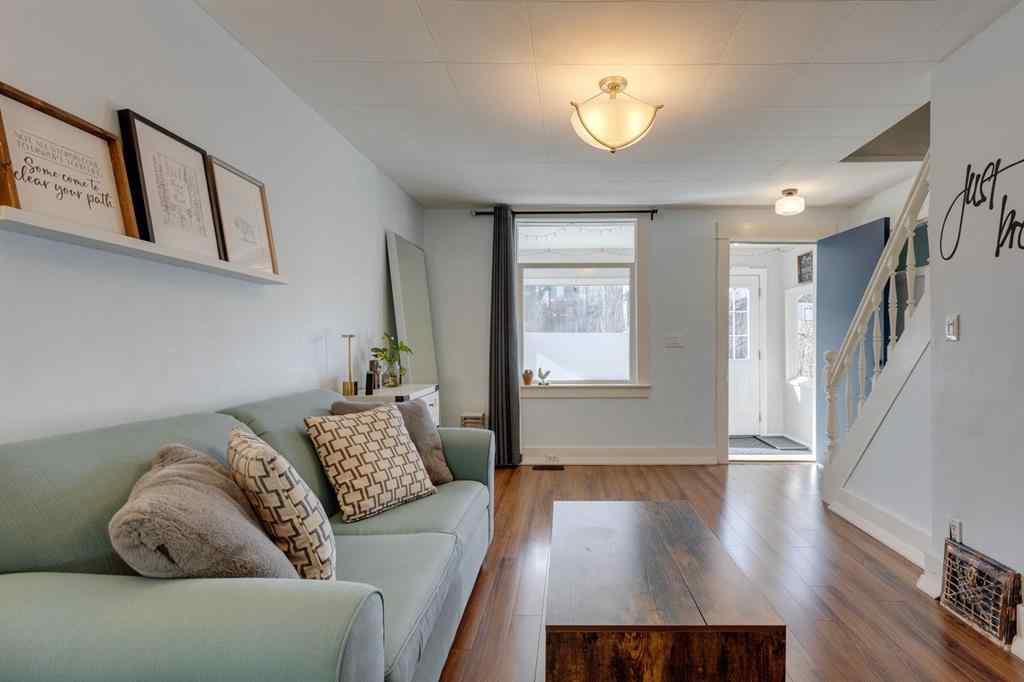 MLS® A2244700 - 3612 Parkhill Street SW in Parkhill Calgary, Residential