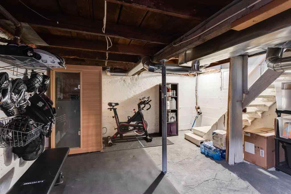 MLS® A2244700 - 3612 Parkhill Street SW in Parkhill Calgary, Residential