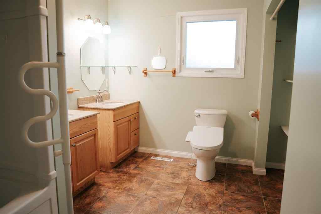 MLS® A2244728 - 926 9 Avenue  in Wainwright Wainwright, Residential