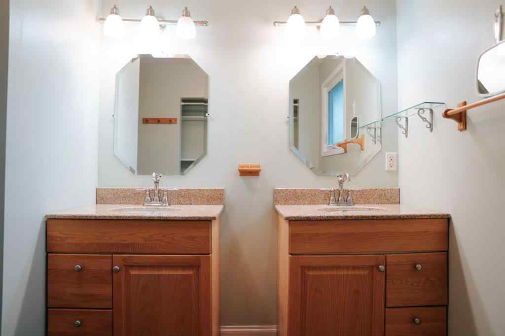 MLS® A2244728 - 926 9 Avenue  in Wainwright Wainwright, Residential