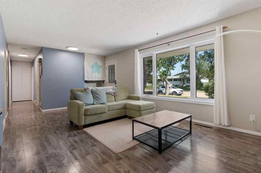 MLS® A2244742 - 5235 56 Avenue  in NONE Viking, Residential