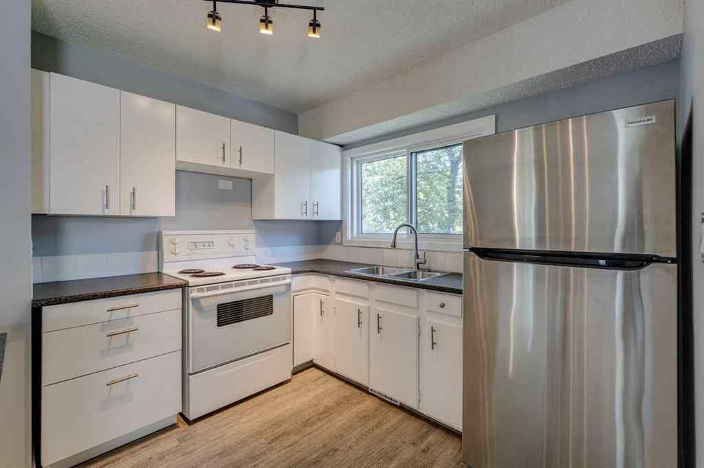 MLS® A2244760 - 72 Aspen Crescent SE in Airdrie Meadows Airdrie, Residential