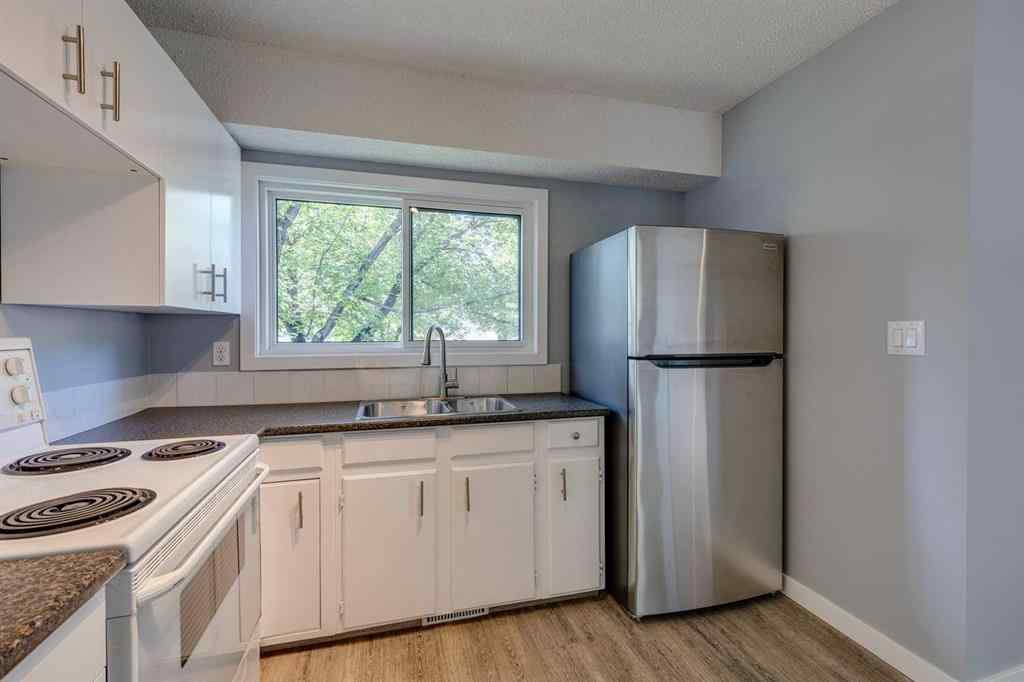 MLS® A2244760 - 72 Aspen Crescent SE in Airdrie Meadows Airdrie, Residential
