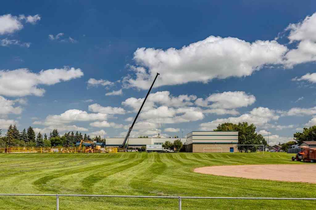 MLS® A2244760 - 72 Aspen Crescent SE in Airdrie Meadows Airdrie, Residential