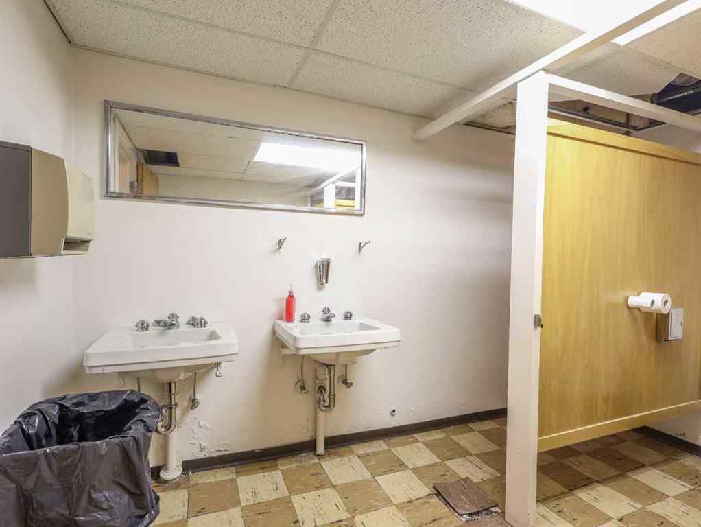 MLS® A2244776 - 5002 50 Street  in Downtown West Stettler, Commercial