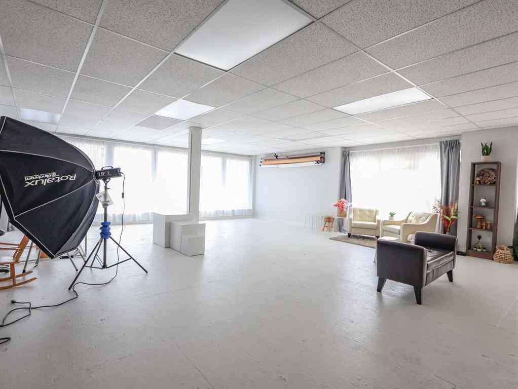 MLS® A2244776 - 5002 50 Street  in Downtown West Stettler, Commercial