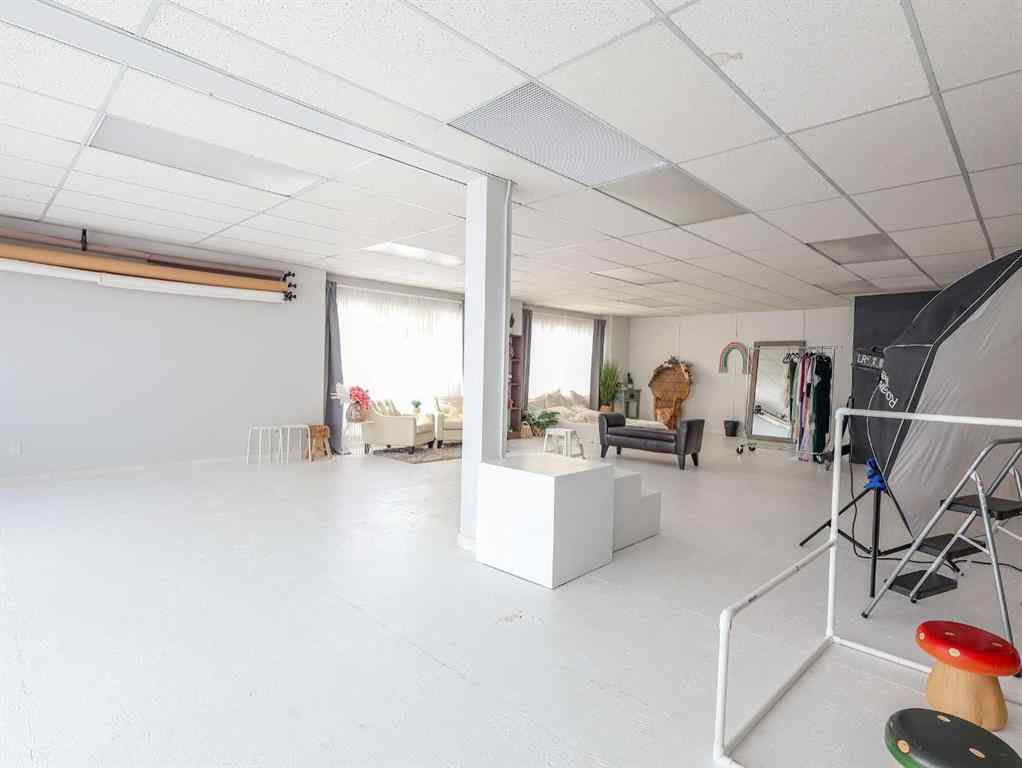 MLS® A2244776 - 5002 50 Street  in Downtown West Stettler, Commercial