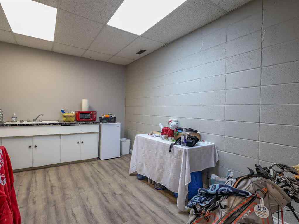 MLS® A2244776 - 5002 50 Street  in Downtown West Stettler, Commercial