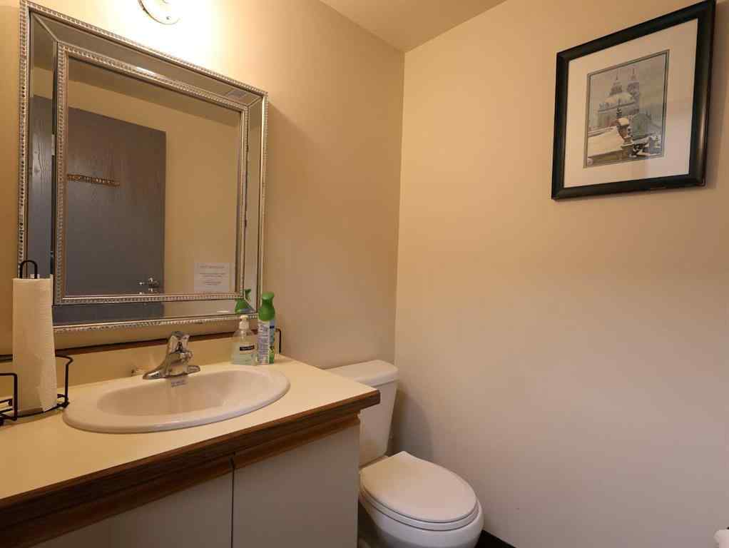 MLS® A2244776 - 5002 50 Street  in Downtown West Stettler, Commercial