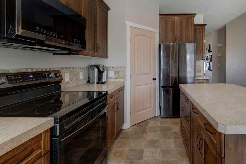 MLS® A2244777 - 201 11A Avenue NE in NONE Sundre, Residential