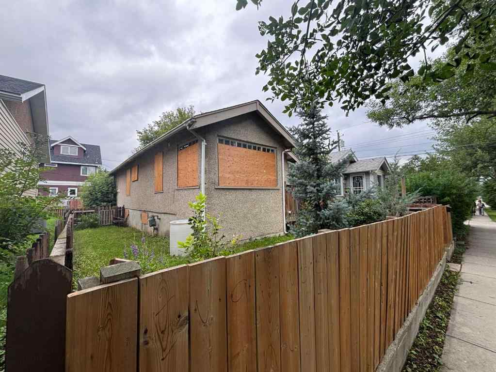 MLS® A2244785 - 905 1 Street NW in Crescent Heights Calgary, Residential