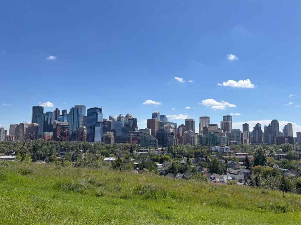MLS® A2244785 - 905 1 Street NW in Crescent Heights Calgary, Residential
