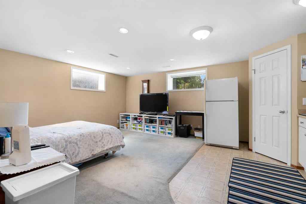 MLS® A2244819 - 2140 Halifax Crescent NW in Banff Trail Calgary, Residential