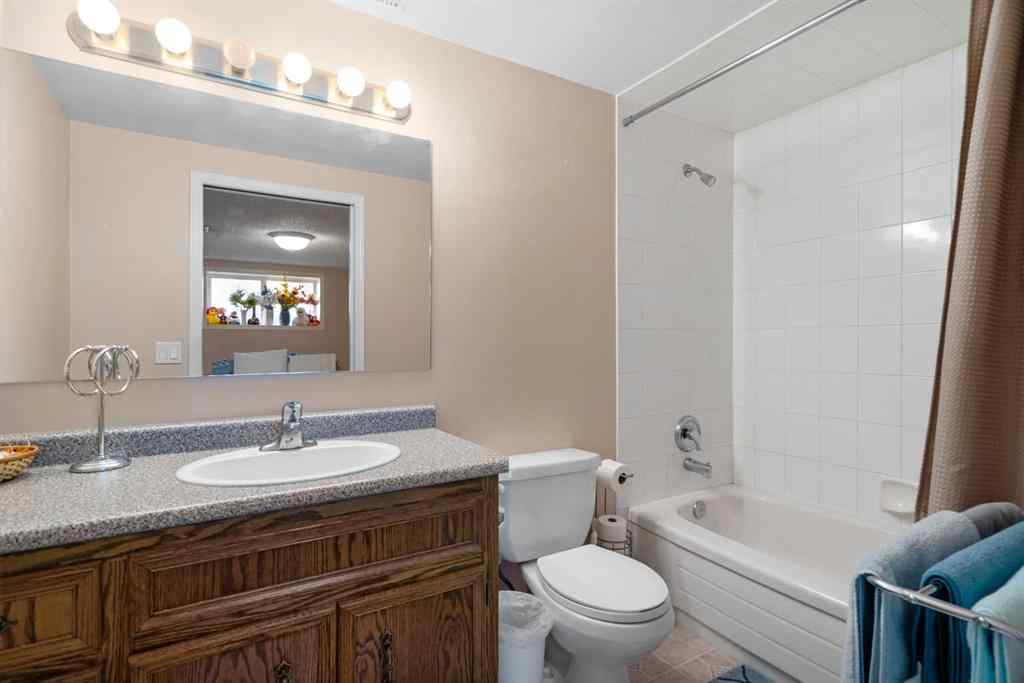 MLS® A2244819 - 2140 Halifax Crescent NW in Banff Trail Calgary, Residential