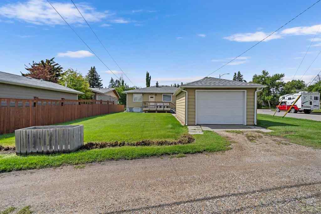 MLS® A2244819 - 2140 Halifax Crescent NW in Banff Trail Calgary, Residential